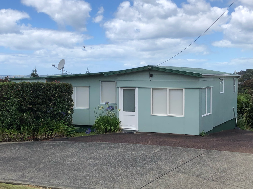 Orewa Accommodation Cabins Baches For Sale Nz